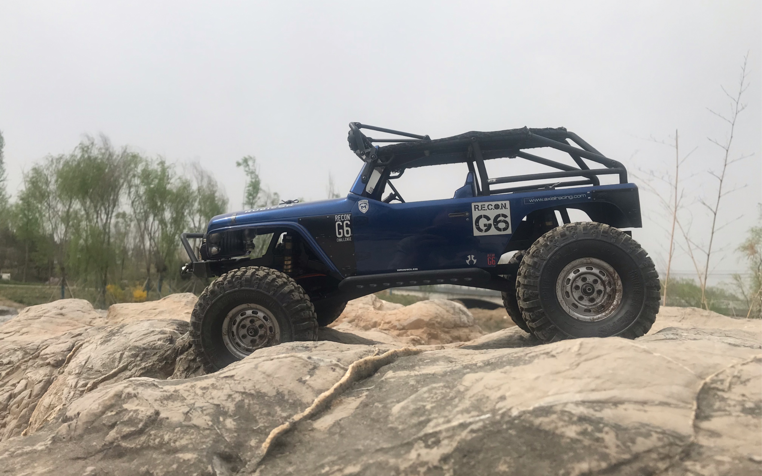 scx10一代攀爬车rc户外攀岩