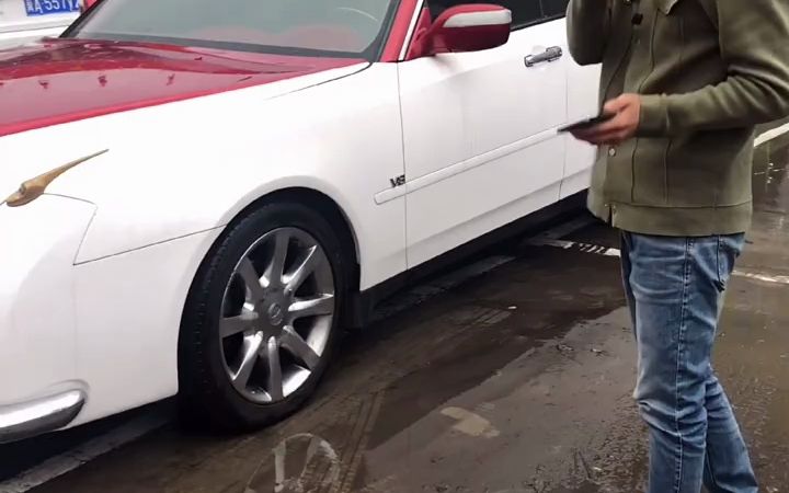 光冈嘉路是一辆基于英菲尼迪轿车的基础上打造高端个性座驾定制车型