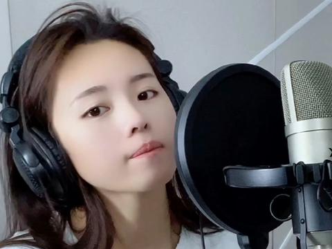 应网友们的热情回复,吴采乐用陕北歌手特有的嗓音翻唱刀郎《花妖》