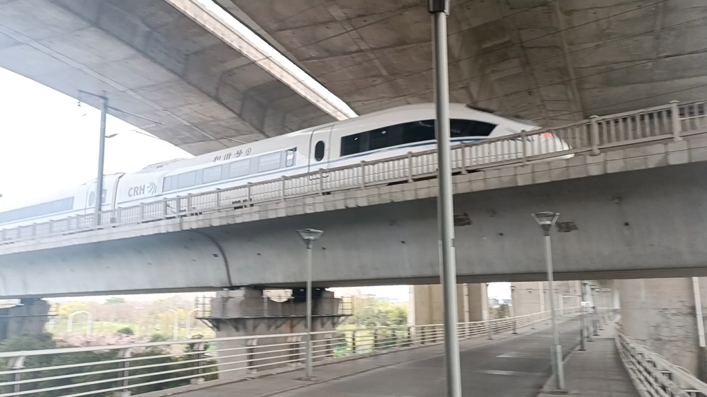 g7514次(宁波—上海虹桥)crh380b-3595担当路局:上海局