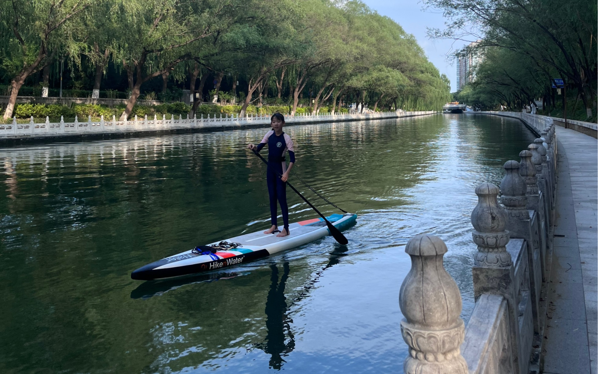 我的暑假,不是在划桨板就是在跳板