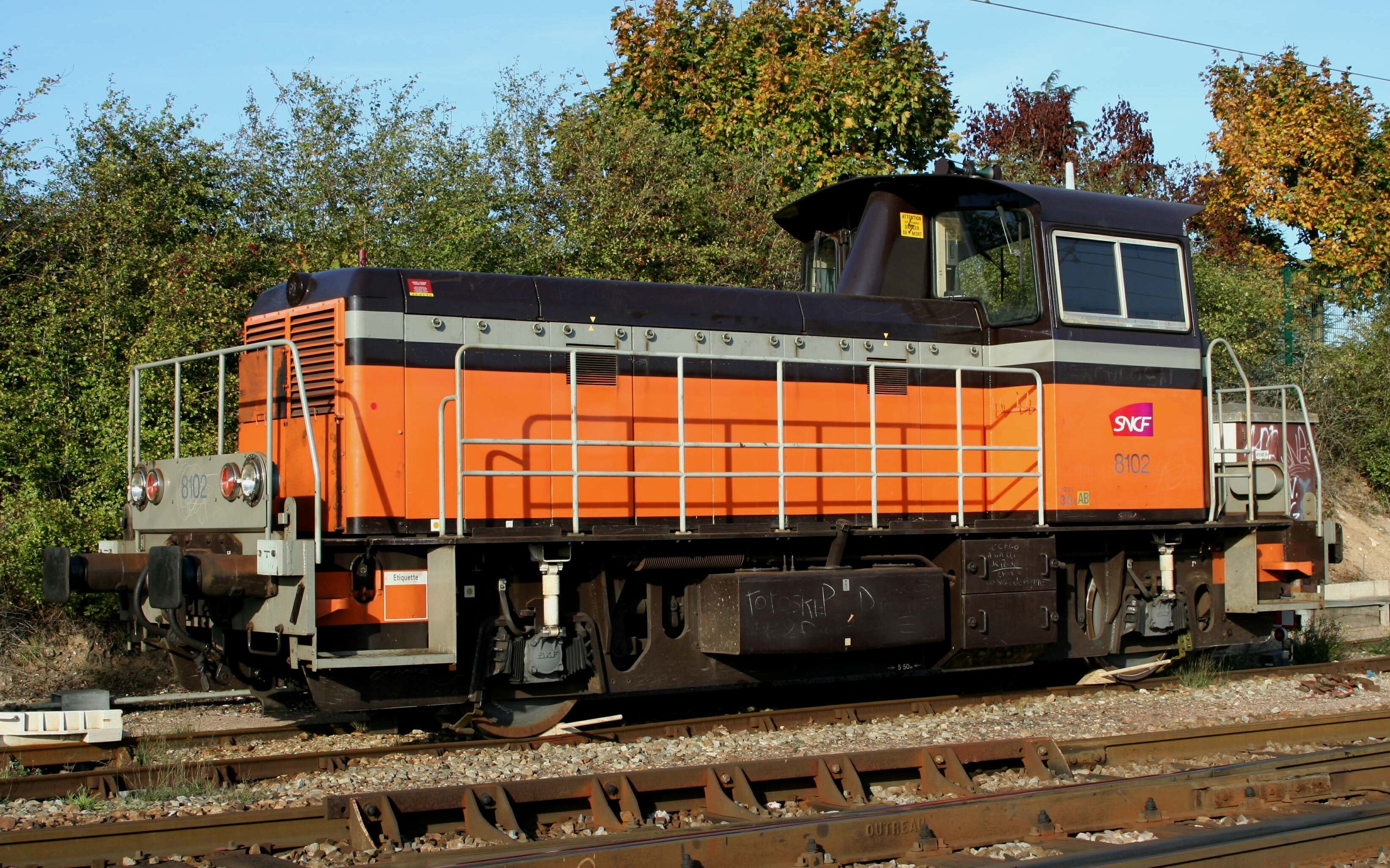 【搬运】【世界铁路】法国国营铁路的"小型牵引机车"之一——y 8000型