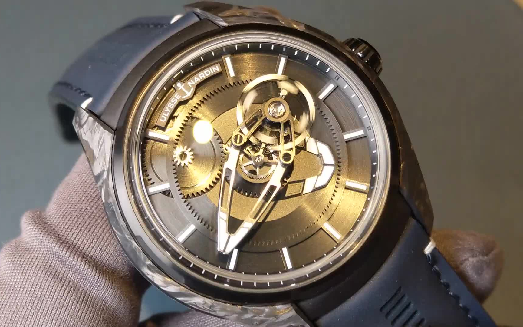 【SIHH2019】ULYSSE NARDIN 雅典表 Freak X 飞行卡罗素腕表哔哩哔哩bilibili