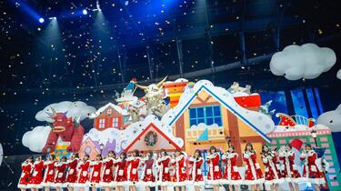 日向坂46、休養中メンバー含め22人全員でクリスマスライブ＜ひな