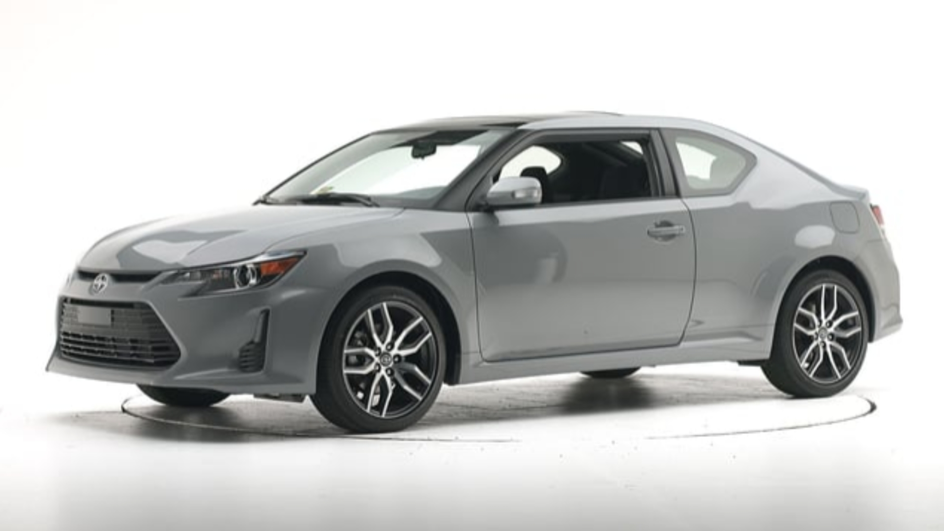 2014款SCION TC (丰田杰路驰) IIHS正面25%碰撞测试 (多视角)哔哩哔哩bilibili