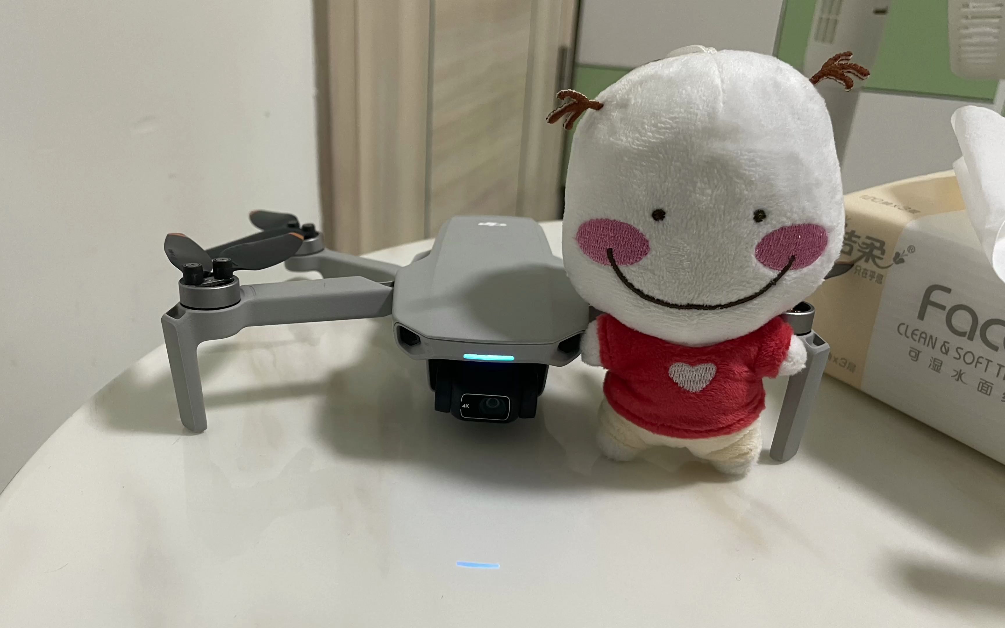 带阿白酱去坐无人机,丑白这辈子值了哈哈哈哈_哔哩哔哩_bilibili