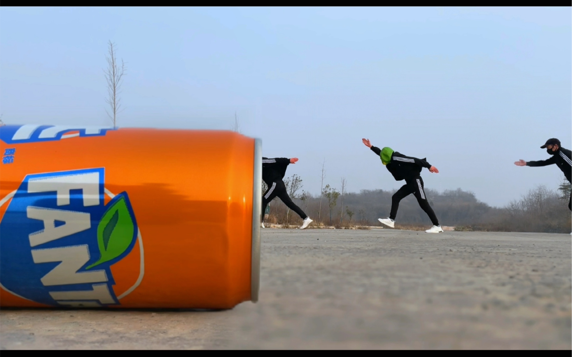 饮料瓶子试试这样拍错位视频