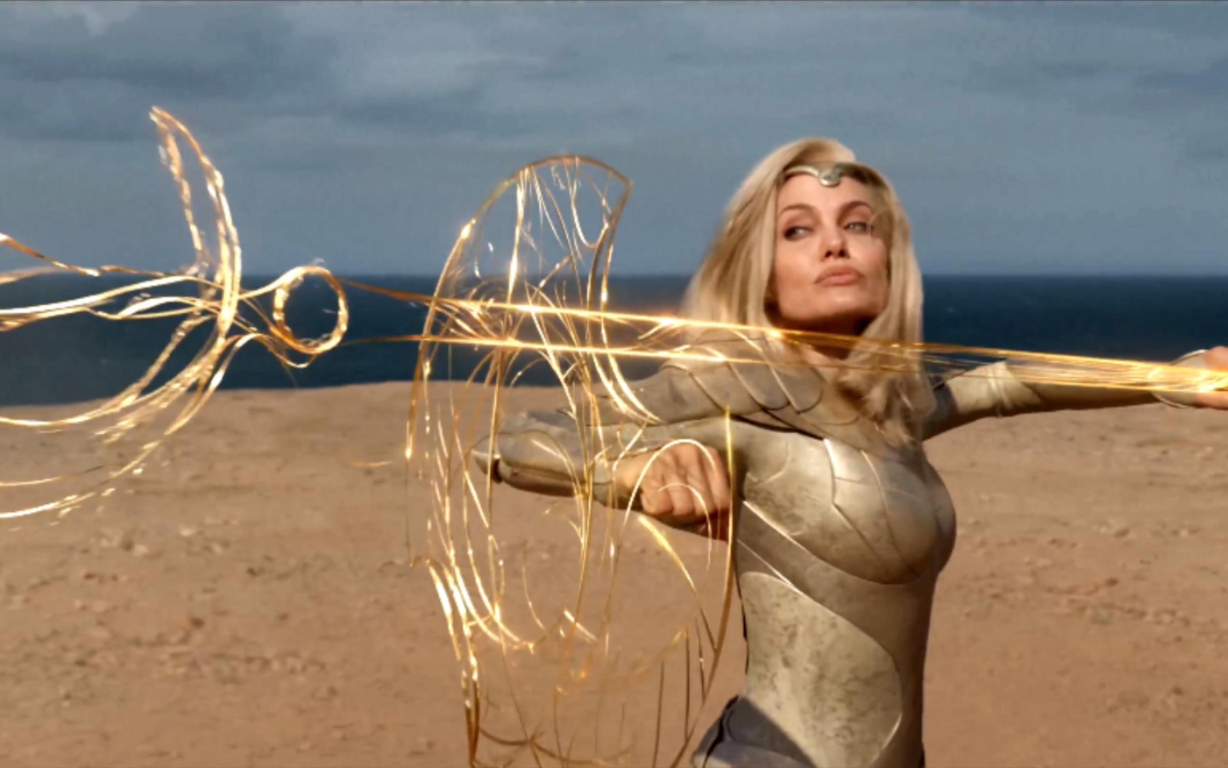 永恒族女战神蒂娜,武器制造者,这华丽的动作耍得好飒