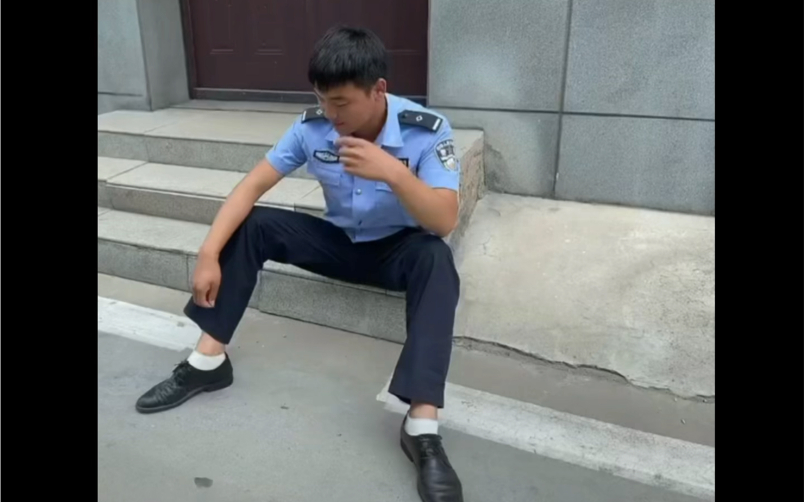 白袜皮鞋制服帅哥