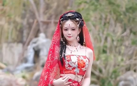 [图]一马离了西凉关#狐妖 #异域美人