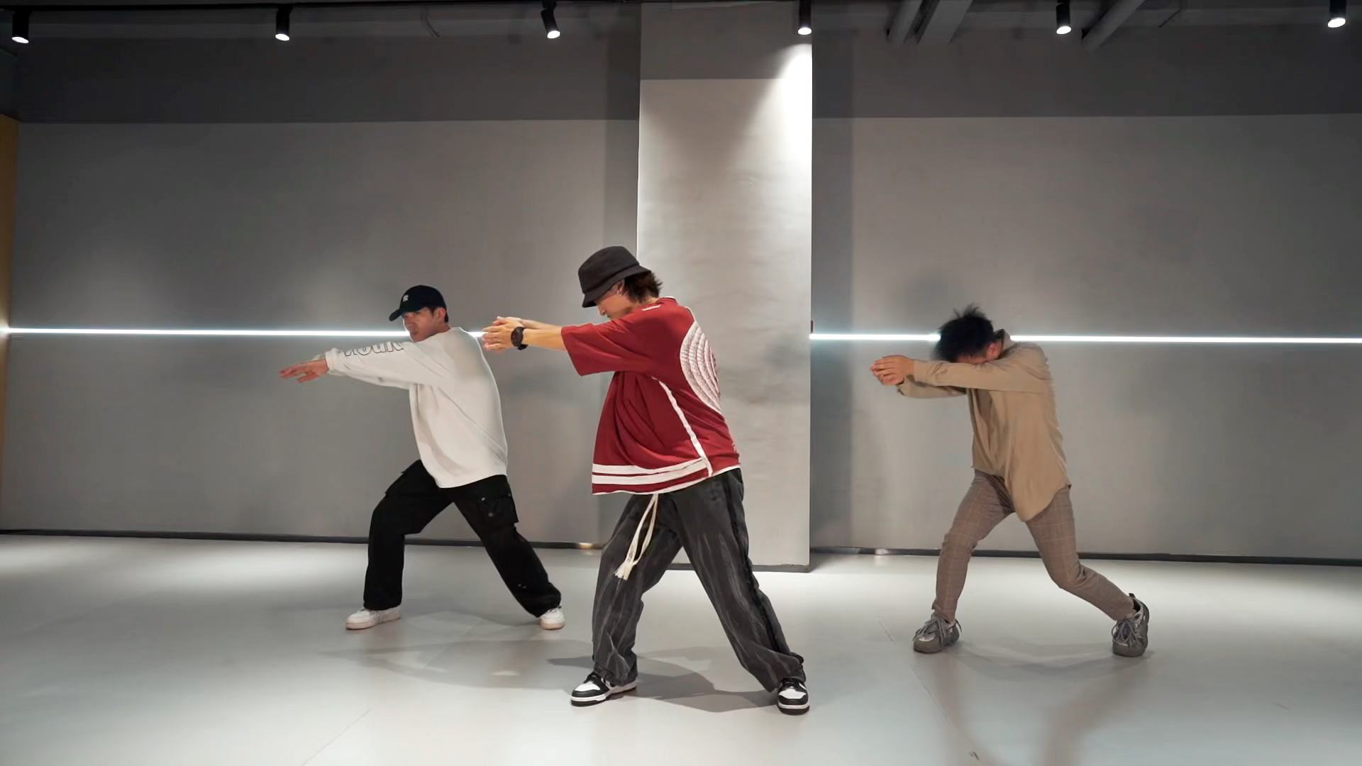 根宝编舞 傻女-张学友