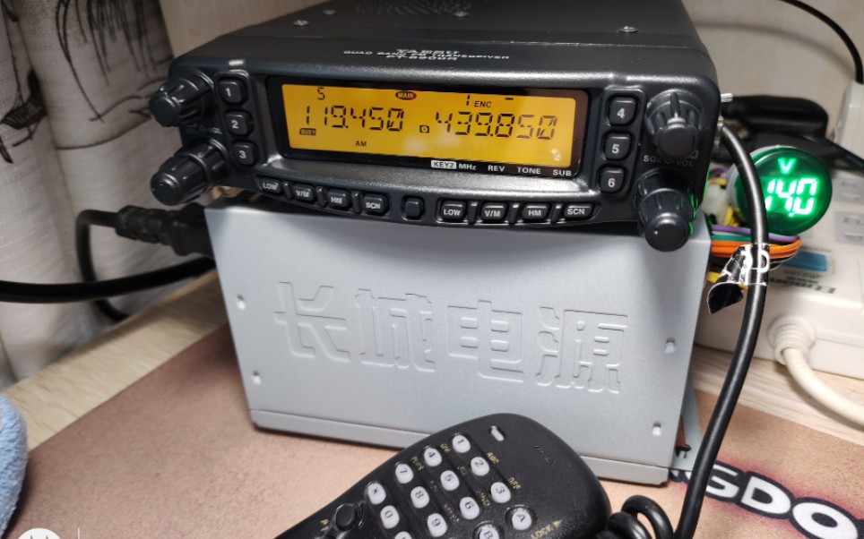 业余无线电20年前的atx电源改装138v通信电源加装电压表头