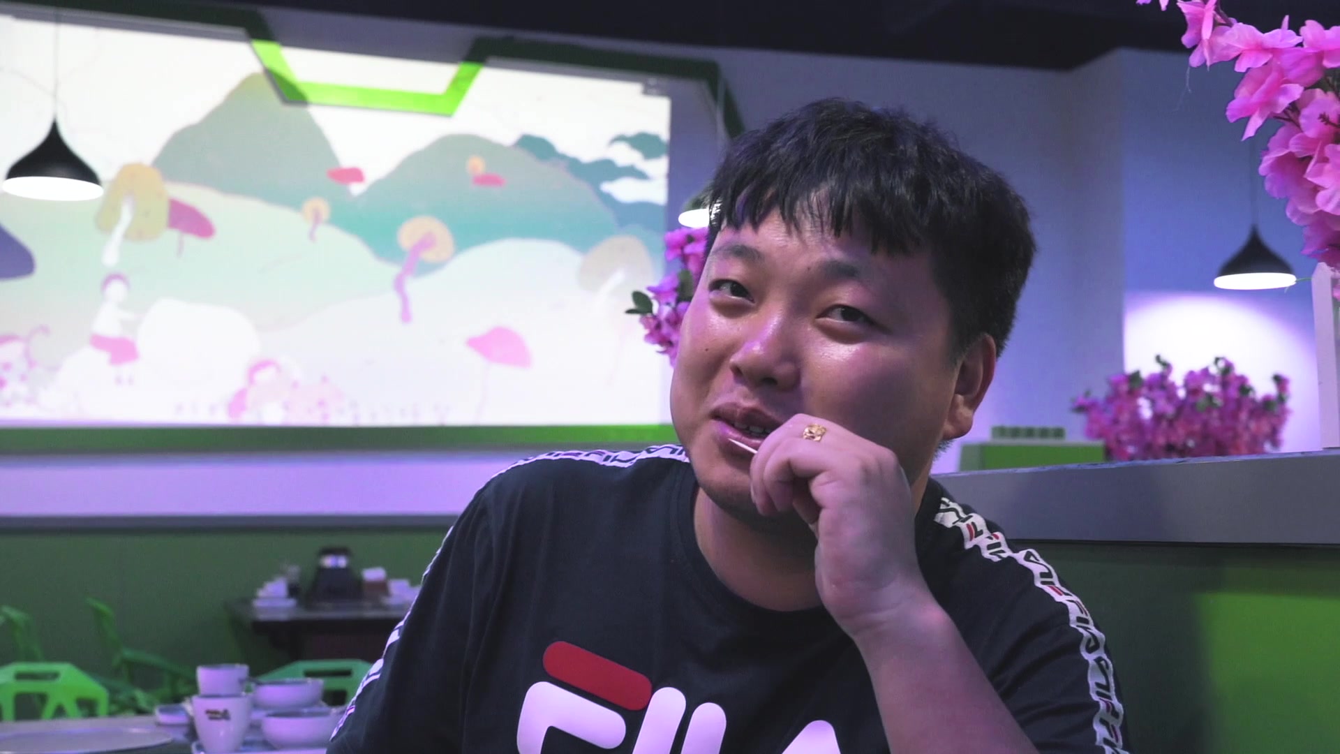 每吃一只牛蛙,就少一位健身教练,这一顿我们可能吃了一个健身房的教练