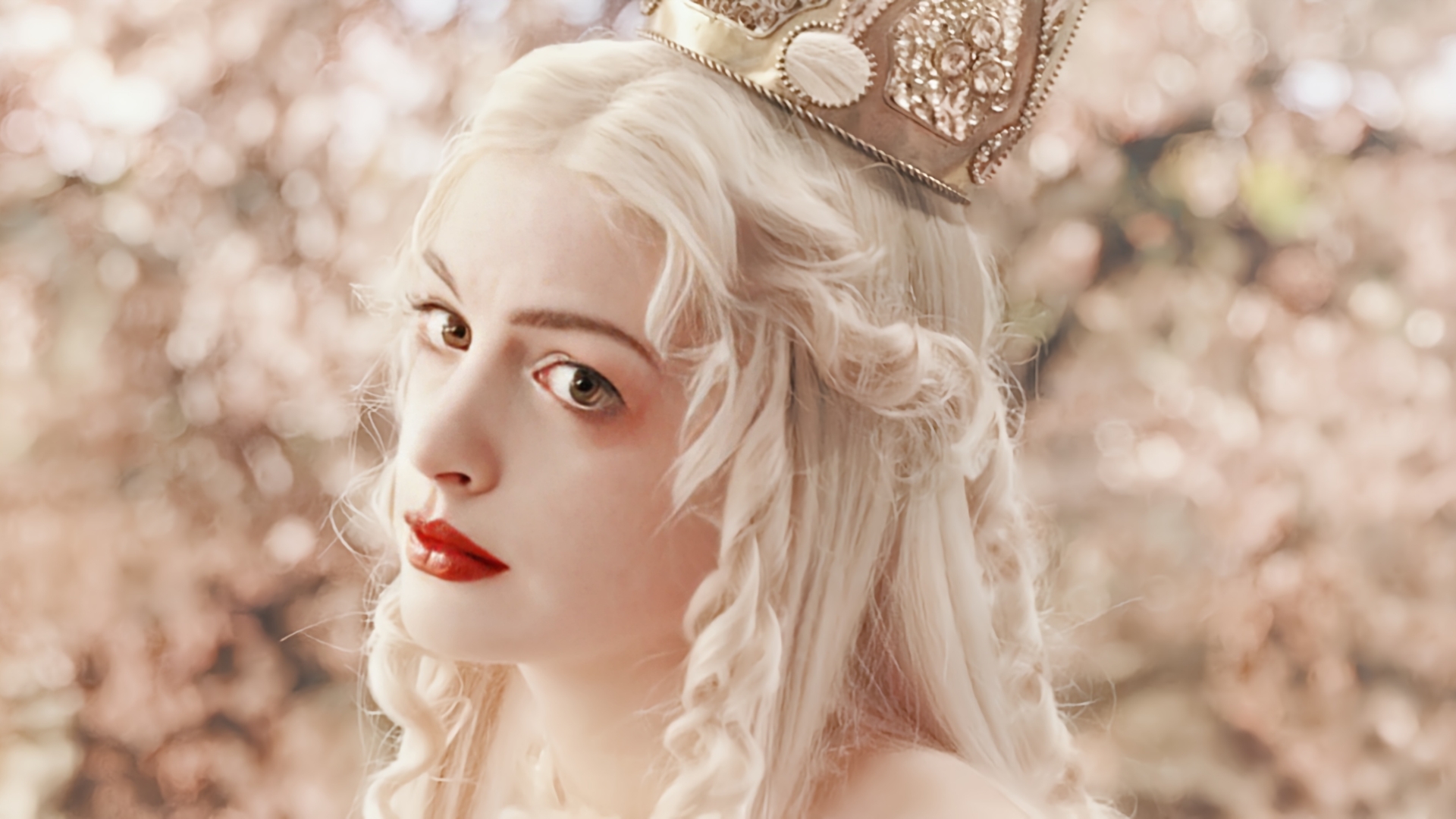 白皇后真美啊!《爱丽丝梦游仙境》