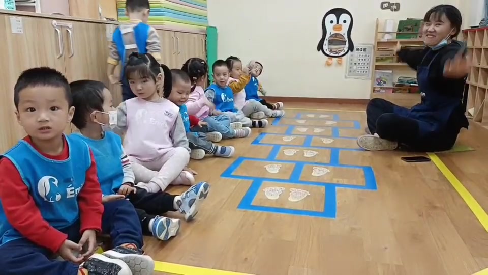 [图]菲诺爱弥儿律动课程·太阳咪咪笑kids