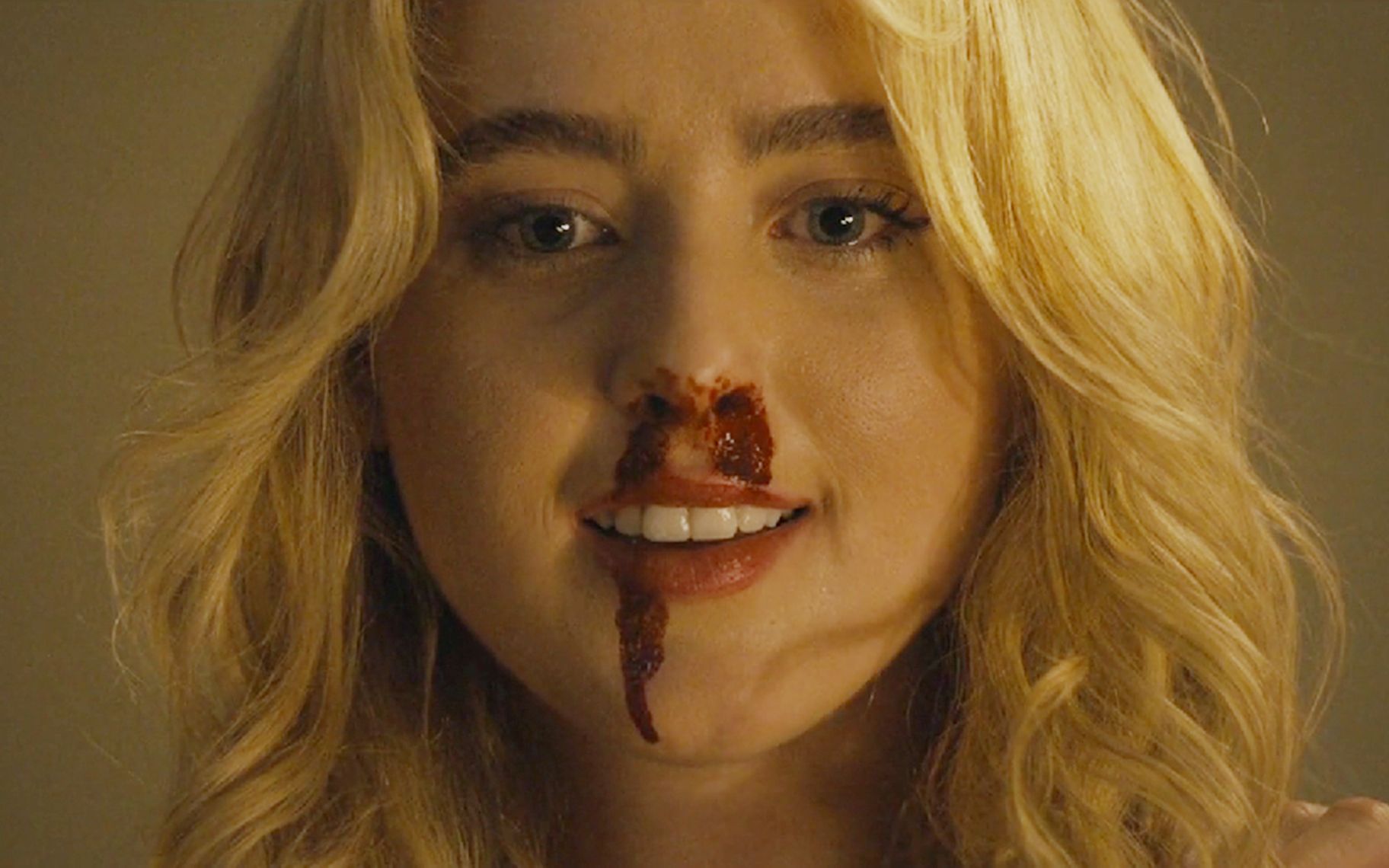 这个女人被连环杀手附身太酷了爆笑r级犯罪电影砍人快乐