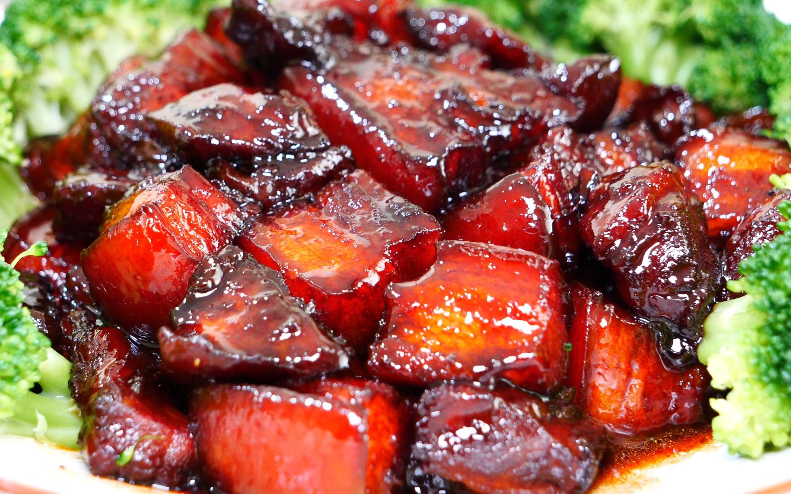 小伙学网红做法黄酒焖红烧肉