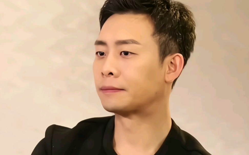 【张译】 采访赏颜向- 译只可爱又拽拽的猫