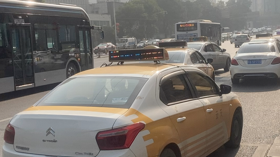 武汉公交723路过中南路