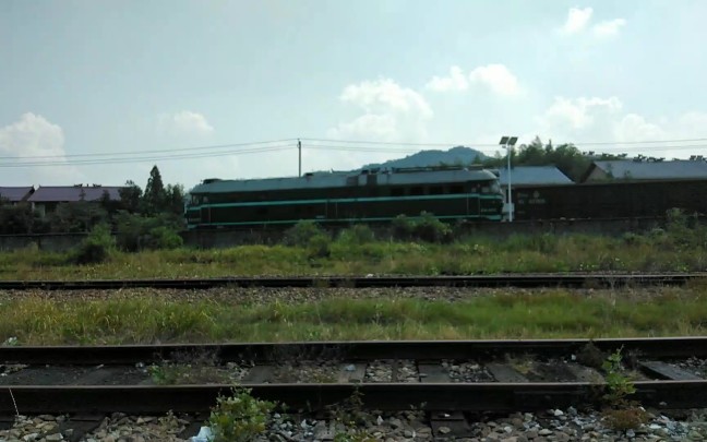 df4b牵引敞车离开分宜站