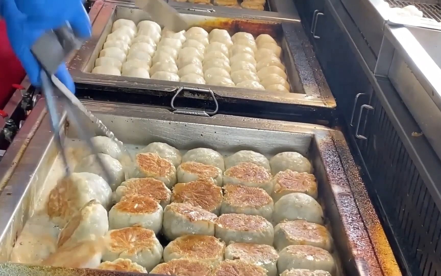 滋滋滋,台湾菜市场的生煎包