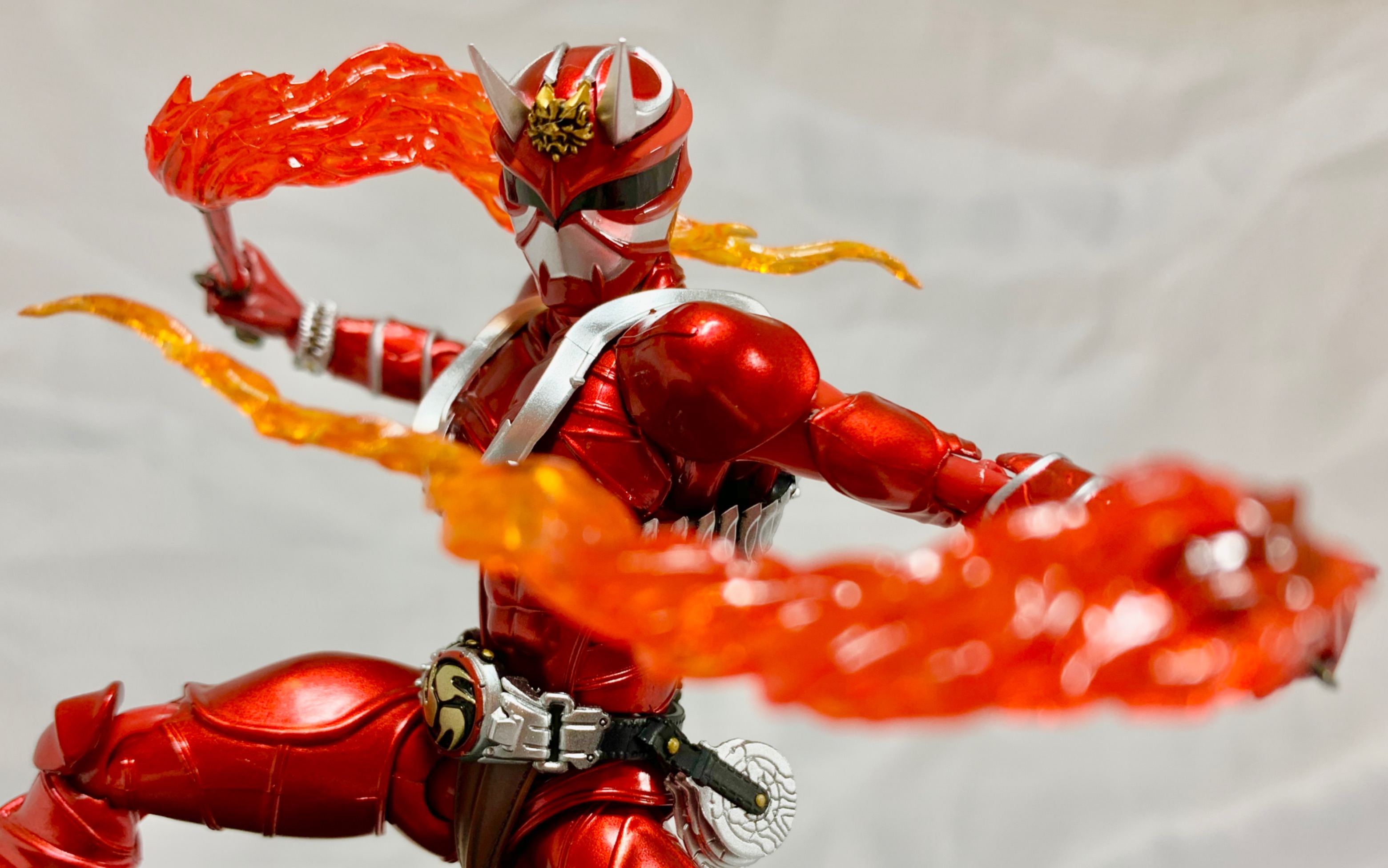 真骨雕制法shf假面骑士hibiki响鬼红形态展示