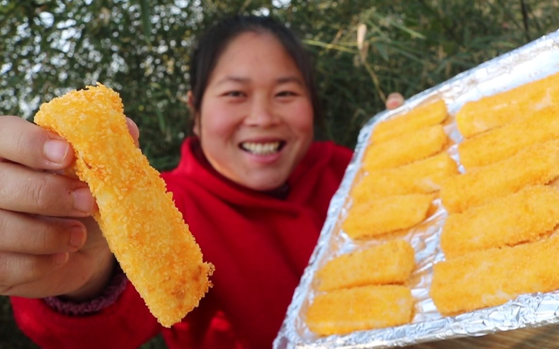 牛奶还能炒着吃?胖妹大开脑洞,4瓶牛奶做甜点,连吃3块都不腻_哔哩哔哩