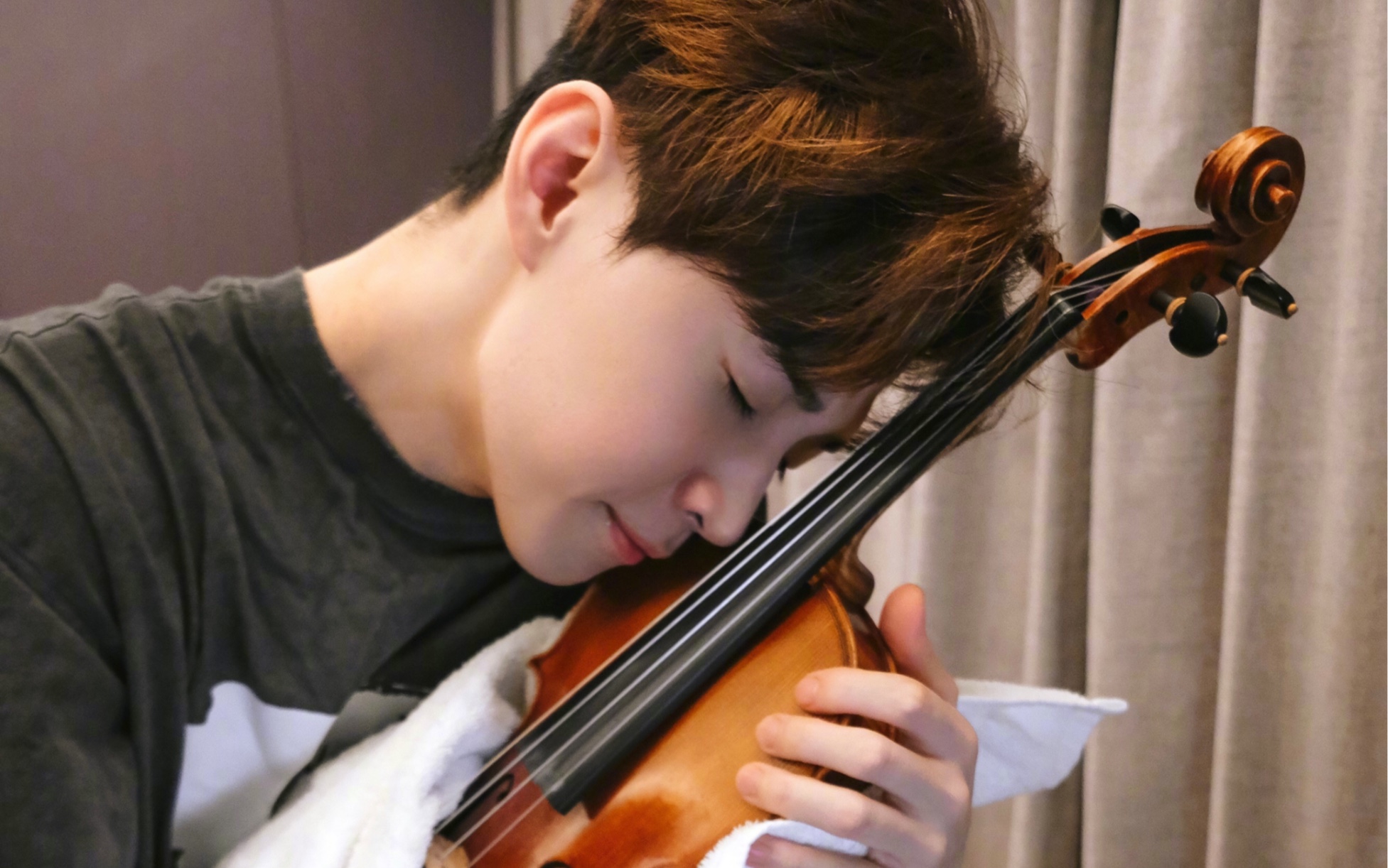 【刘宪华henry】三根弦小提琴演绎《幽默曲》2018年生日快乐-加拿大