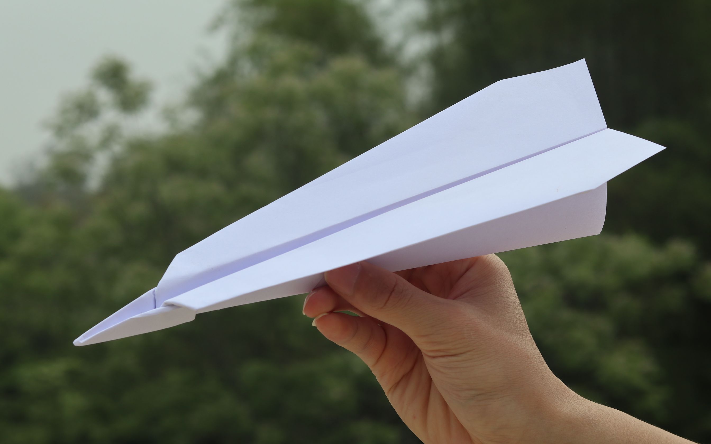 一款长距离滑翔机,arrow x纸飞机,飞得非常远,却很容易折