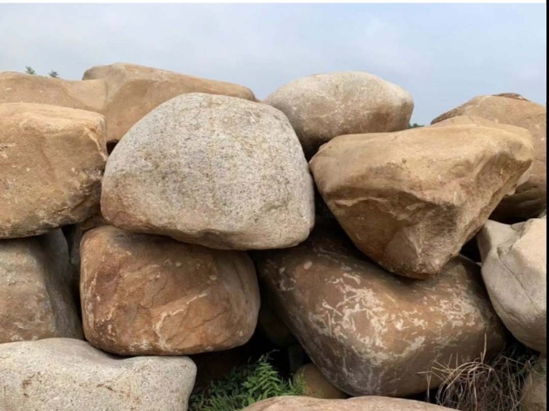 广东麻石量大资源多,批量出售各种园林景观石