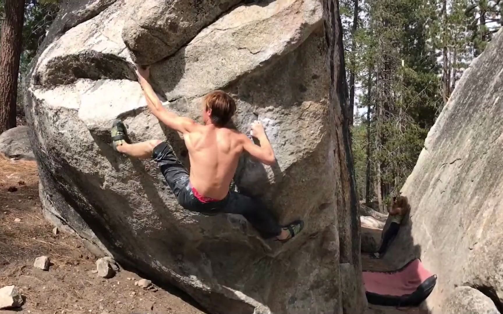 [攀岩|抱石] Kiernan Tong - 抱石视频合集2-ClimbingWorld-攀岩|攀冰|登山-影片/纪录片/短视频4-哔哩哔哩视频
