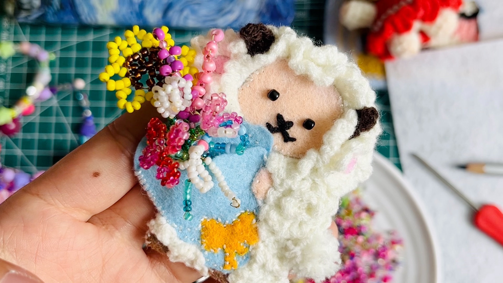 不织布小羊胸针教程 一起边学边听黑塞的悉达多