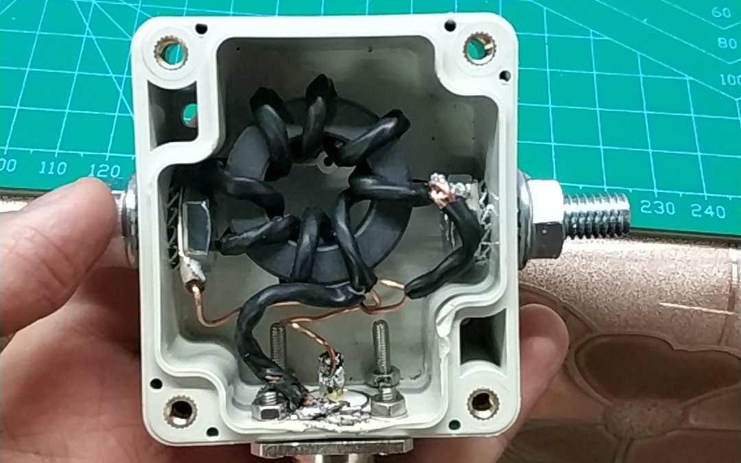 短波正倒v天线1:1巴伦制作视频——bh3xzt出品