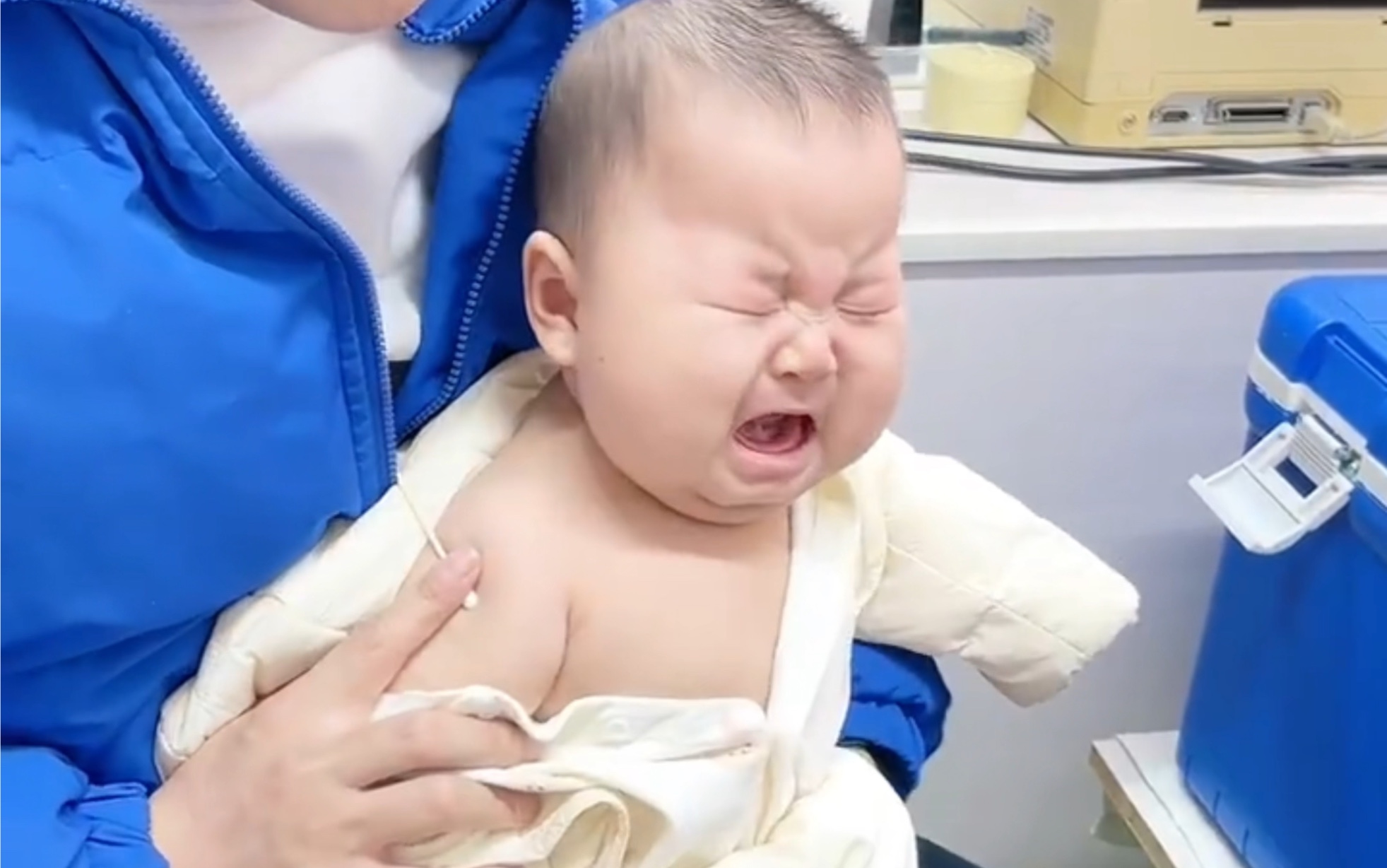给孩子委屈的都会说话了-胖宝宝的可爱日常-胖宝宝的可爱日常-哔哩哔哩视频