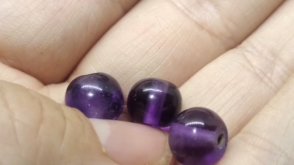 辽代紫水晶珠子