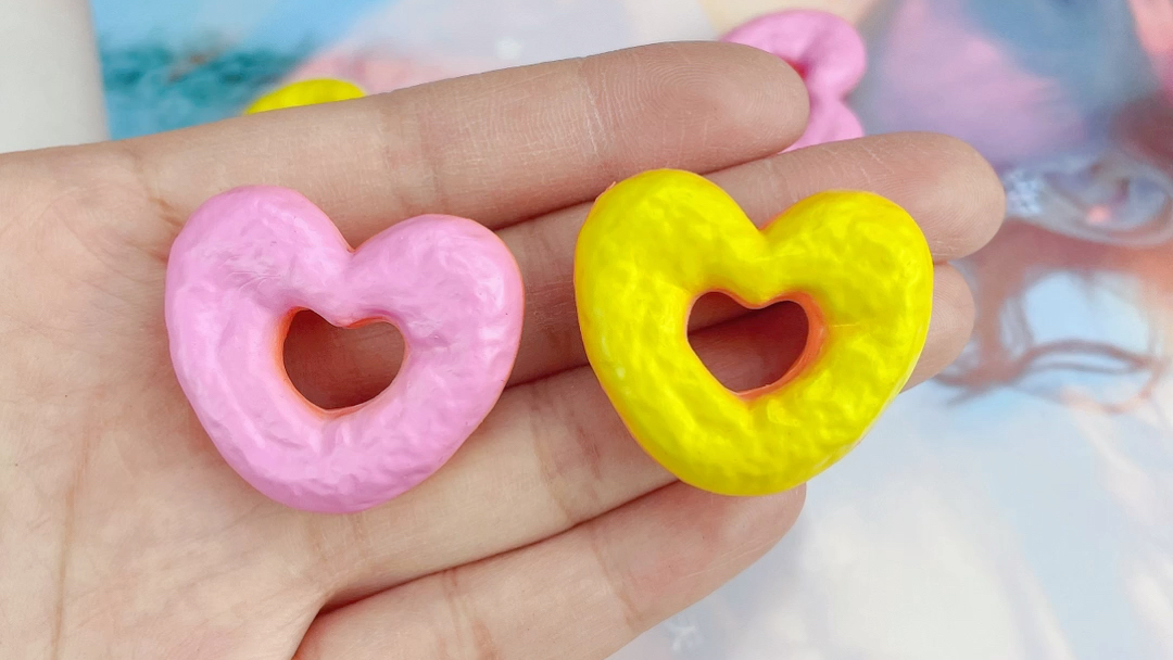 pvc材质爱心甜甜圈99妍妍家玩具屋 过年不停运 时效不保证