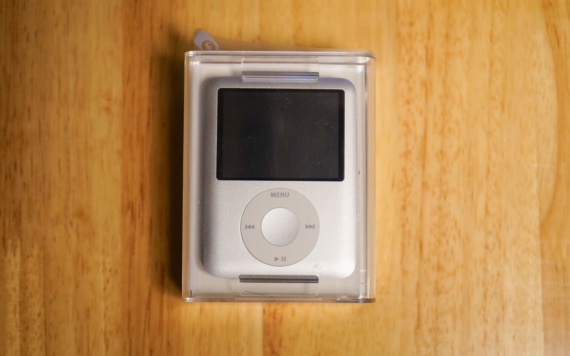 在2021年开箱绝版全新的ipod nano3