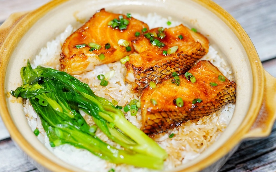 银鳕鱼煲仔饭花了老鼻子钱费了老鼻子劲味道exciting