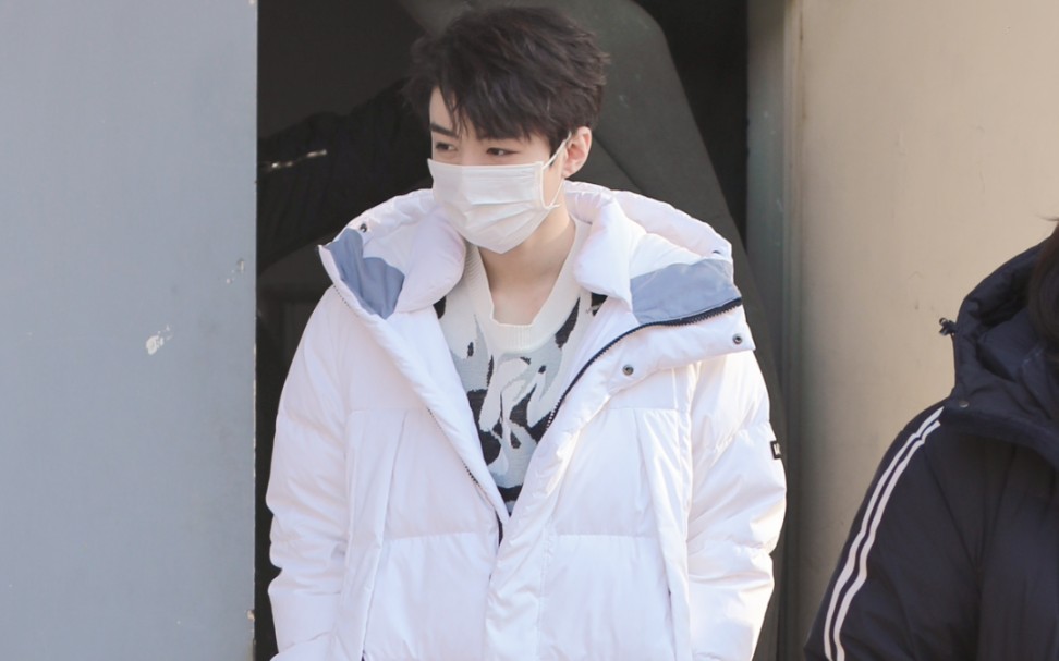 【王俊凯】戴口罩的哥哥2020春晚乖乖下班