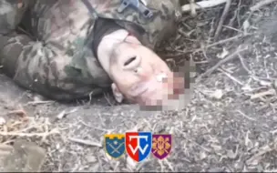 Скачать видео: 射穿自己的天灵盖！俄罗斯占领者做出了人生最正确的选择。他的朋友帮助他寻找一架乌克兰无人机，但也发现自己陷入了非常困难的境地。自我清算额度＋2