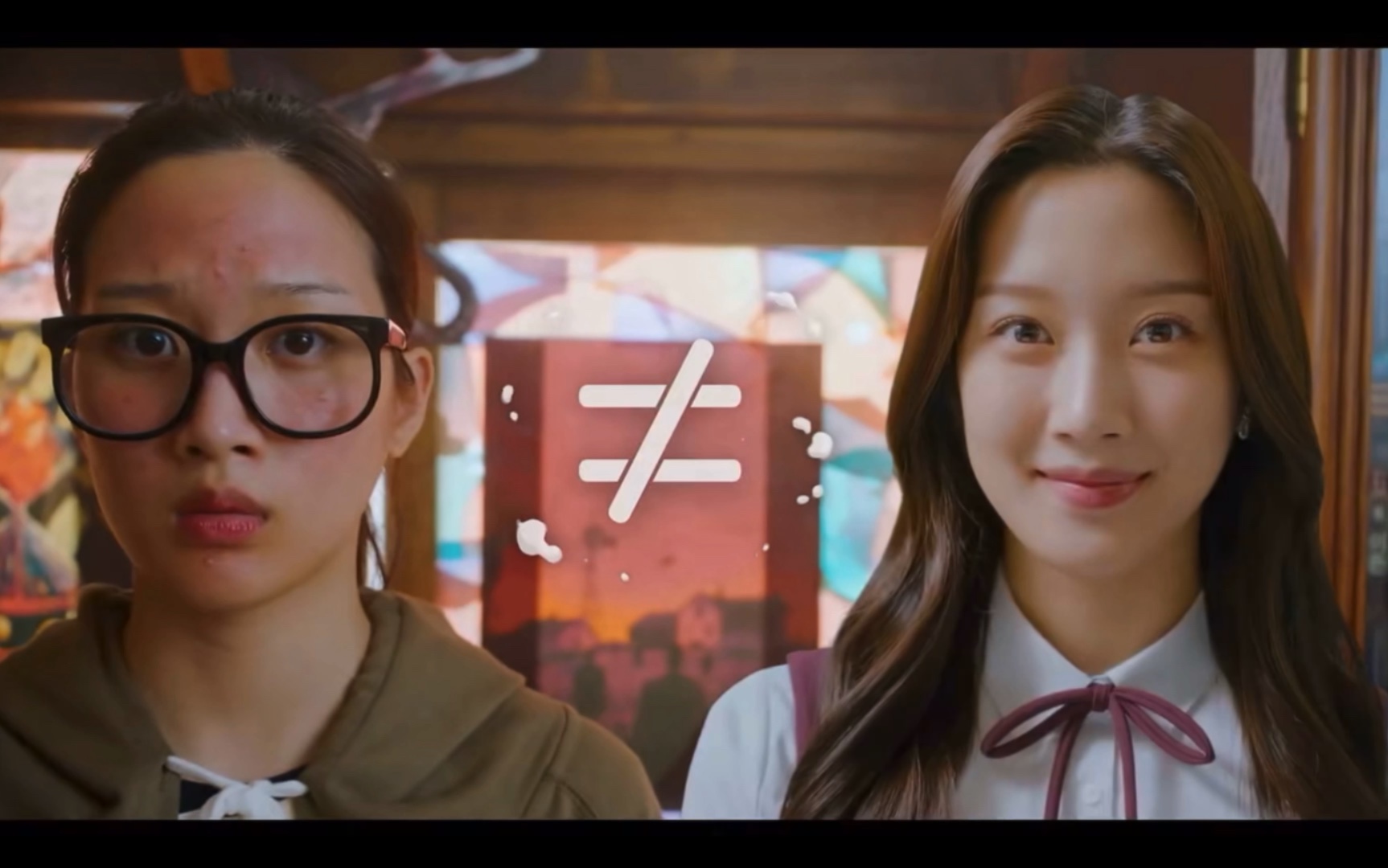 韩剧女神降临ep2cut5女主用自己珍藏的漫画交换男主保守自己的秘密