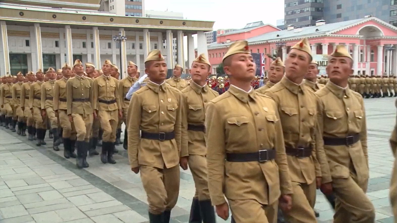 [图]蒙古国大学生军训阅兵式 Монгол Улсын оюутан цэргийн хөтөлбөр