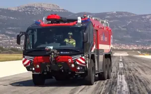 下载视频: 【卡车爱好者】美洲豹6×6机场消防车