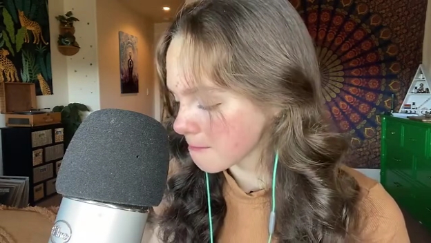 赫敏 asmr 吃17岁生日蛋糕助眠,耳机必备