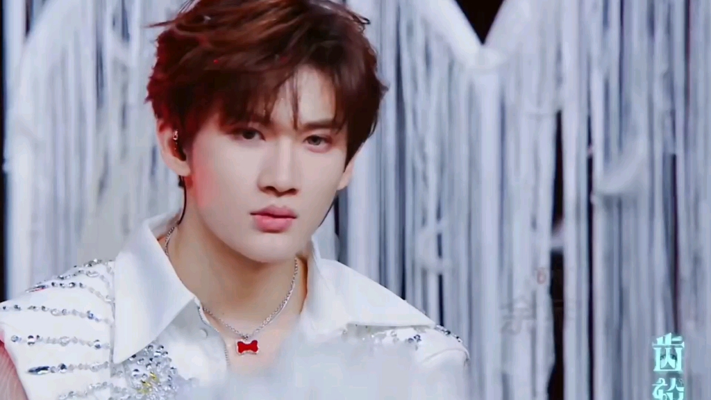 余宇涵|他是有点痞帅在身上的