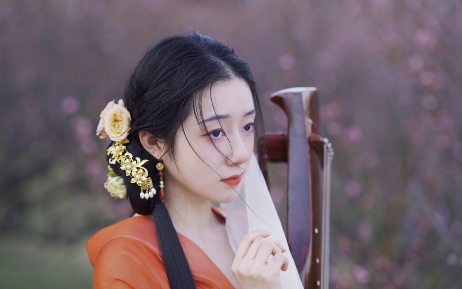 (古风仿妆)"什么金玉,不过是随波逐流的浮萍罢了.