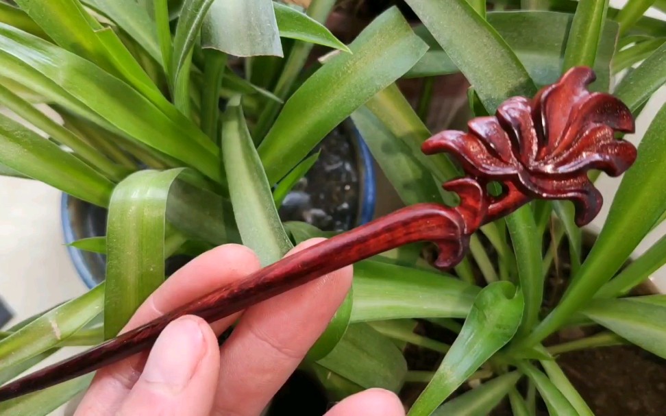 木雕发簪,彼岸花簪子,小叶紫檀木雕刻_哔哩哔哩 (゜-゜)つロ 干杯