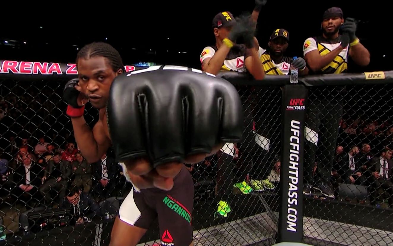 ufc你没见过的比赛铁血战士vs剃刀一番战那时候的铁血长发飘飘