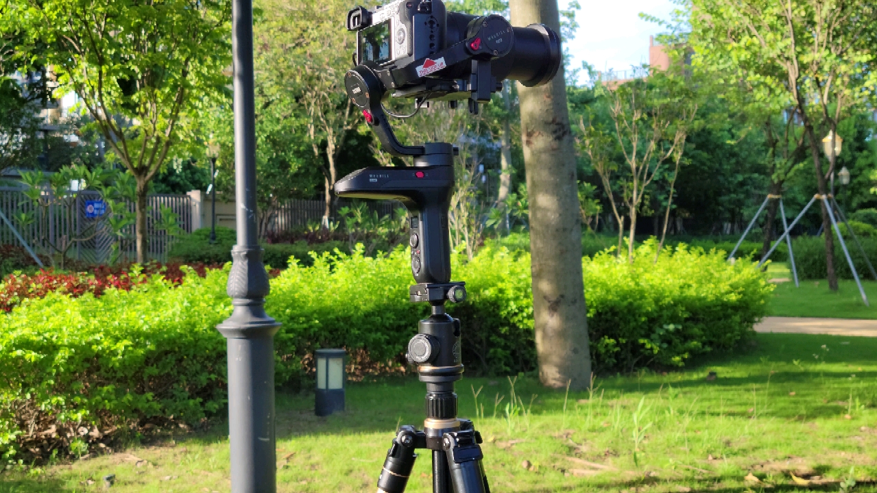 残幅镜皇搭配智云稳定器无敌