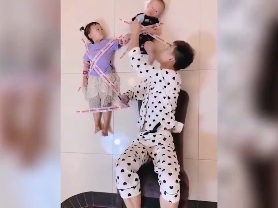 西瓜阿福爆笑馆带你来盘点爸爸带娃搞笑名场面,人类幼崽成长计